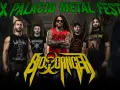 Cinco músicos posan frente a un fondo de graffiti para el IX Palacio Metal Fest. El logo de "Biohazard" destaca en amarillo.