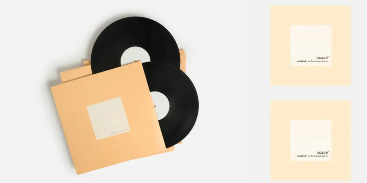 Dos discos de vinilo negros en fundas naranjas. El arte de portada muestra "-scape" y "jan jelinek loop-finding-jazz-records".