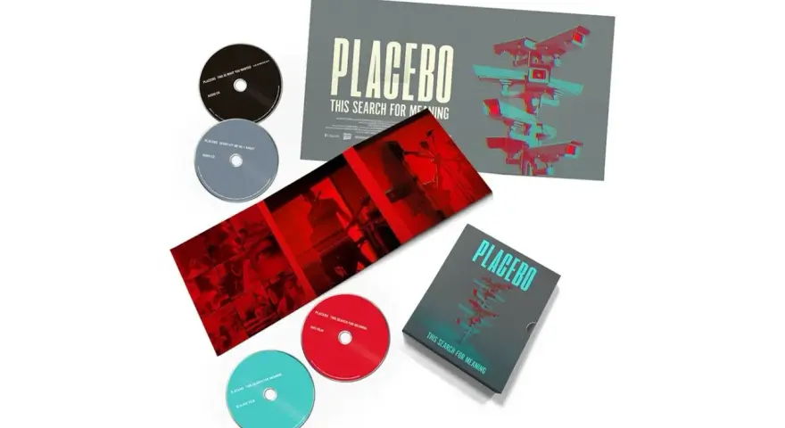 Cajas y discos de la banda Placebo, con arte de cámaras de seguridad y estética roja y azul. Incluye CDs, DVD y Blu-ray.