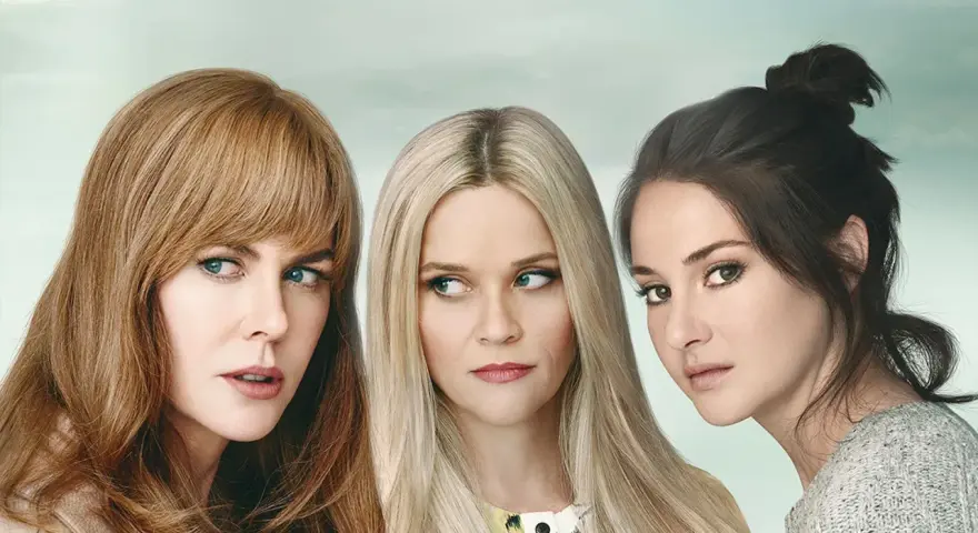 Las protagonistas de bso Big Little Lies, Nicole Kidman, Reese Witherspoon y Shailene Woodley, miran con intensidad.